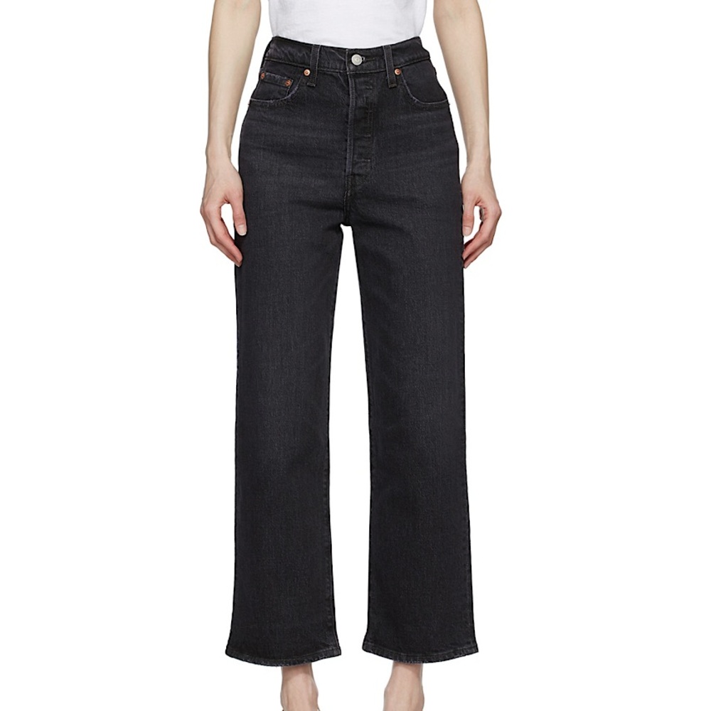 NWT Levi’s Black Ribcage Straight Ankle Jean